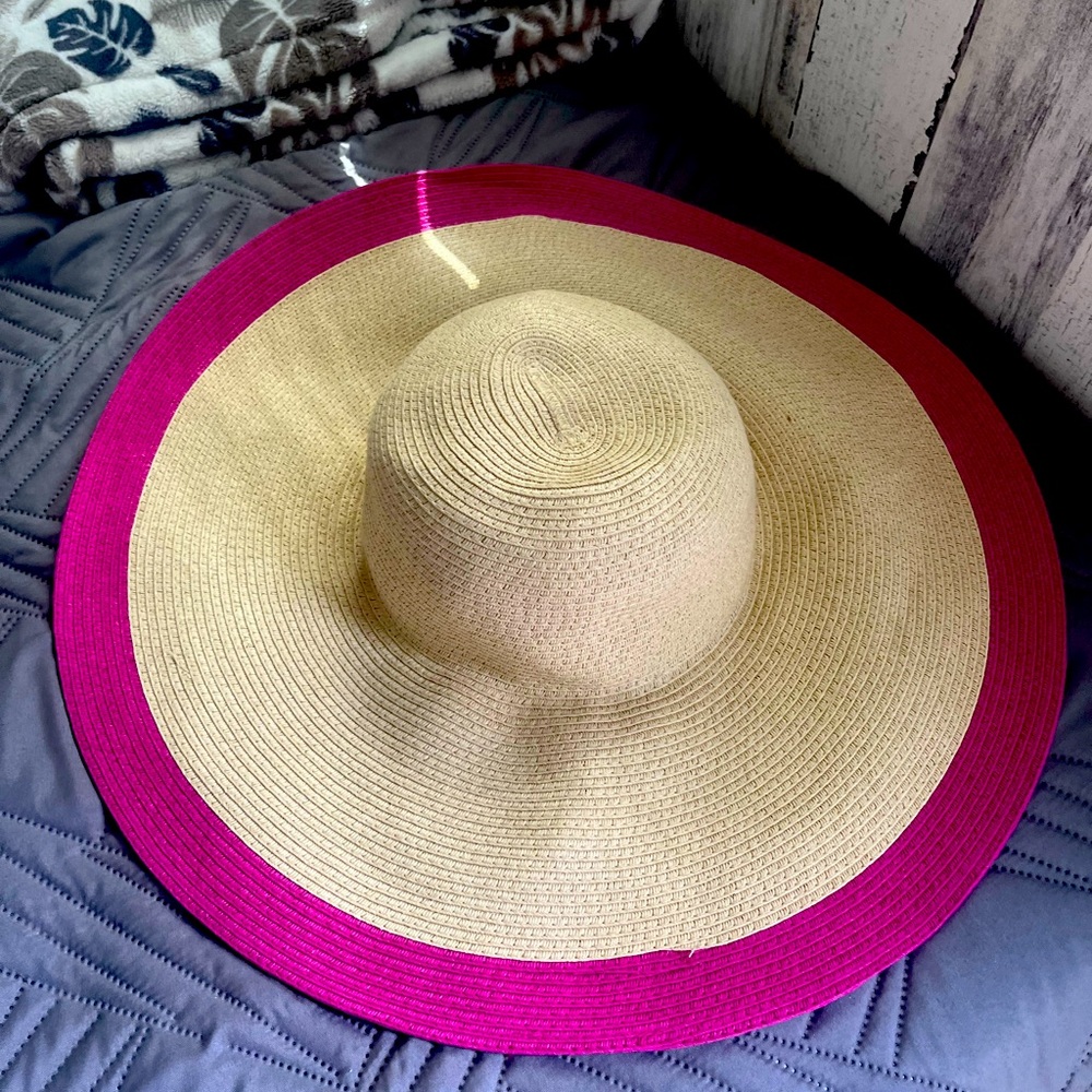 Nine West Summer Hat (New with tags!)